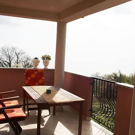 Apartment Menderi Hills