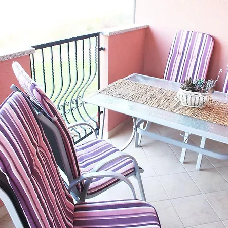 Apartment Menderi Hills *